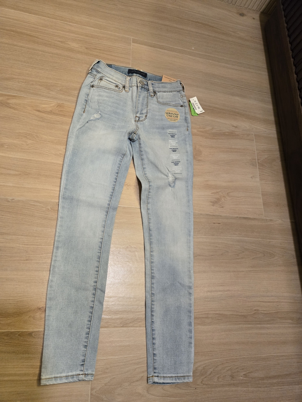 NWT Aeropostale High Waisted Skinny Jeggings with Subtle Distress Size 000R